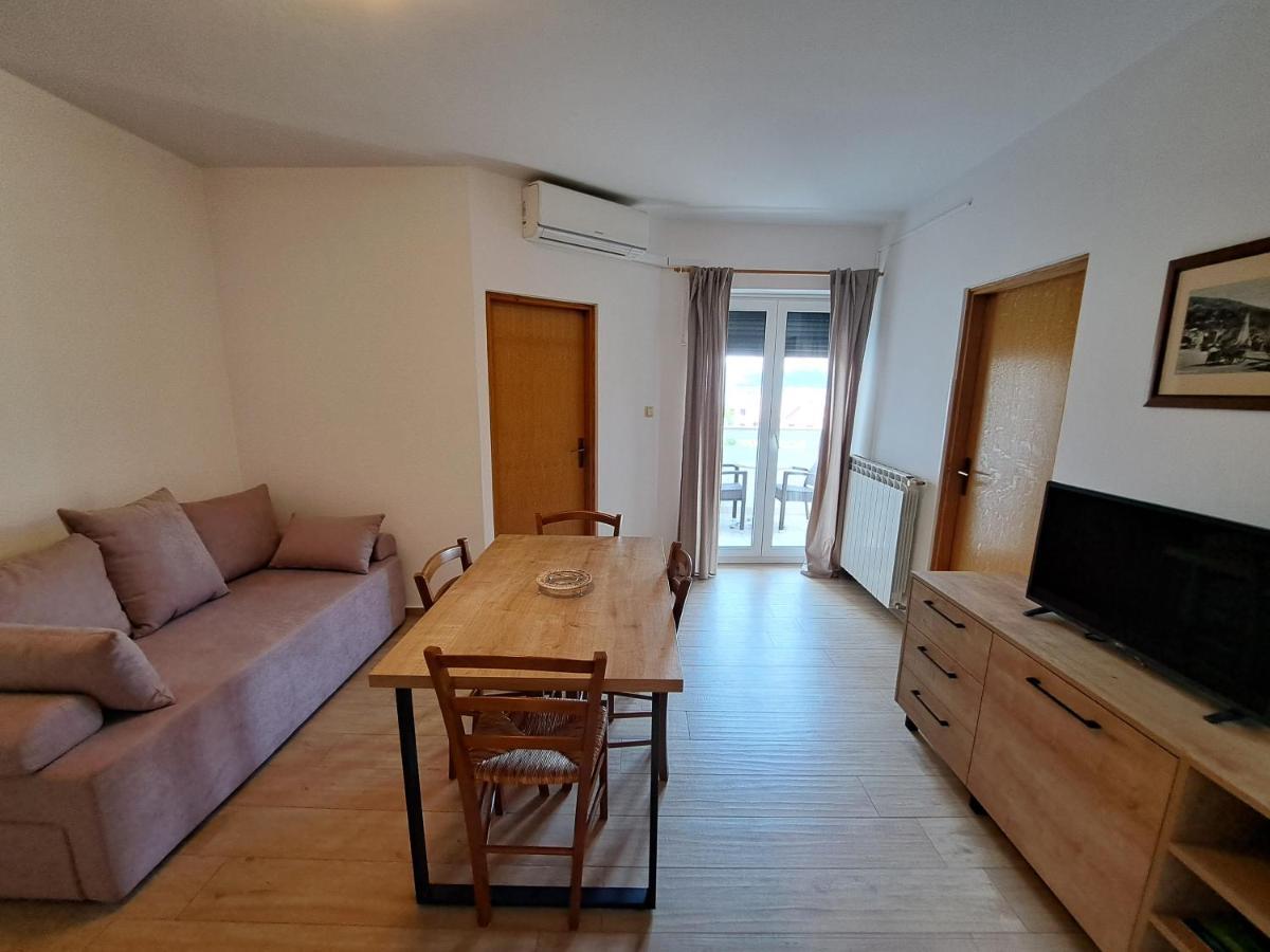 Apartments Leticia Baska  Exterior photo
