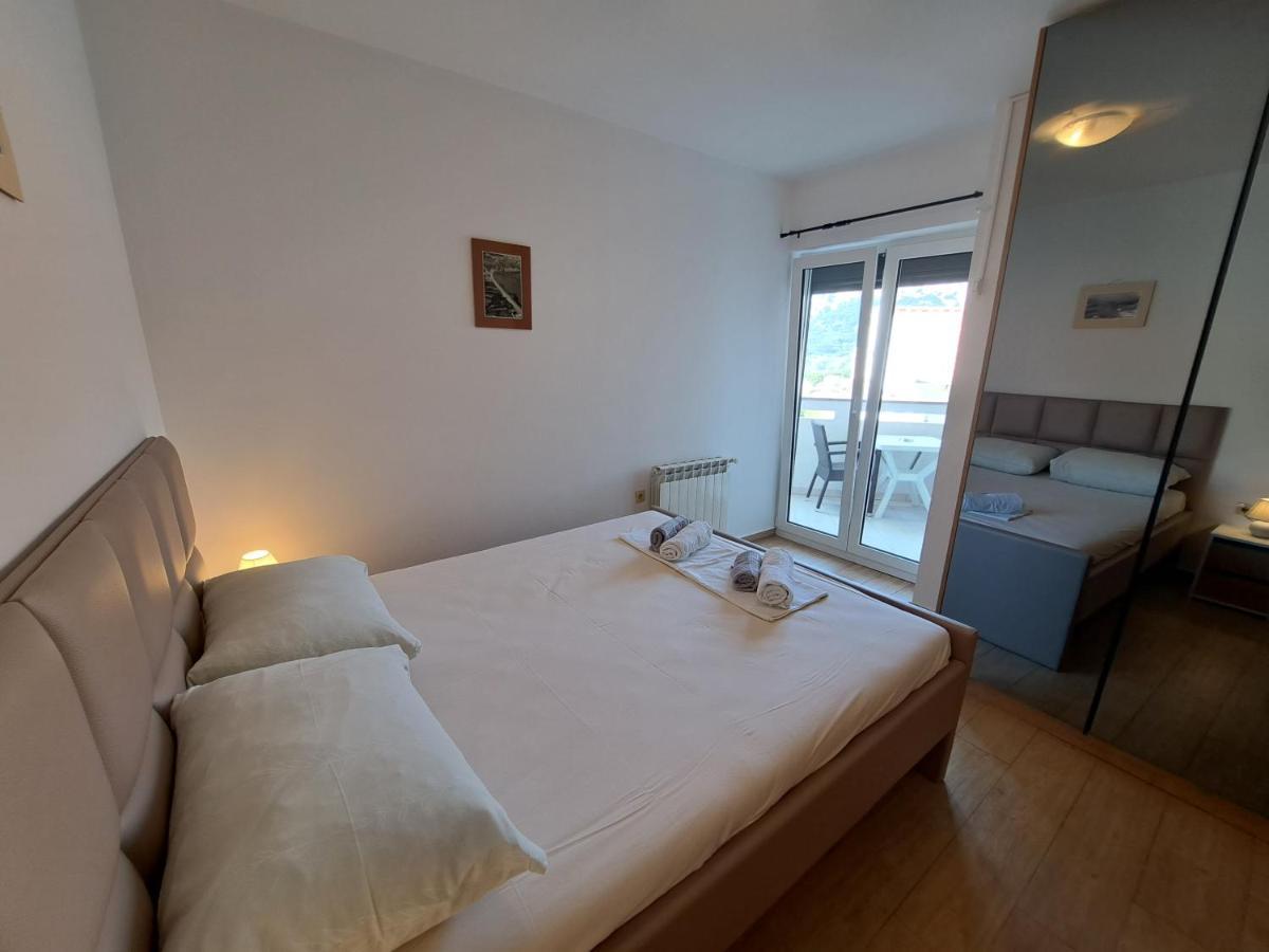 Apartments Leticia Baska  Exterior photo