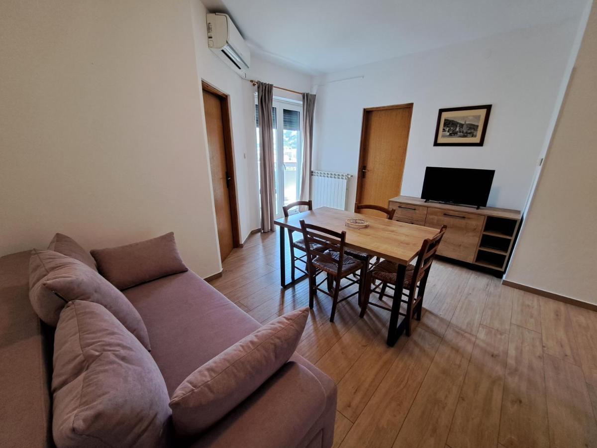 Apartments Leticia Baska  Exterior photo