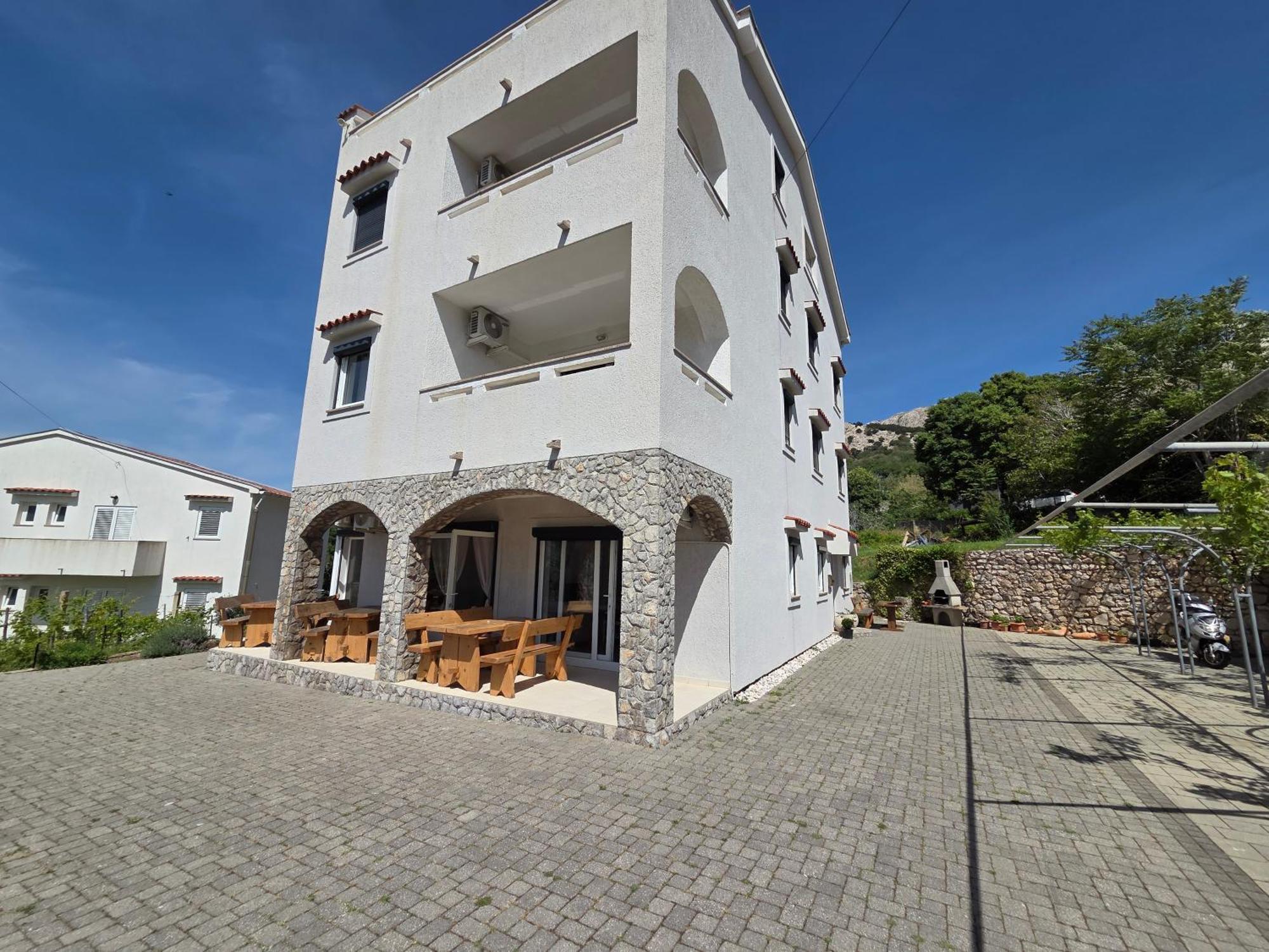 Apartments Leticia Baska  Exterior photo