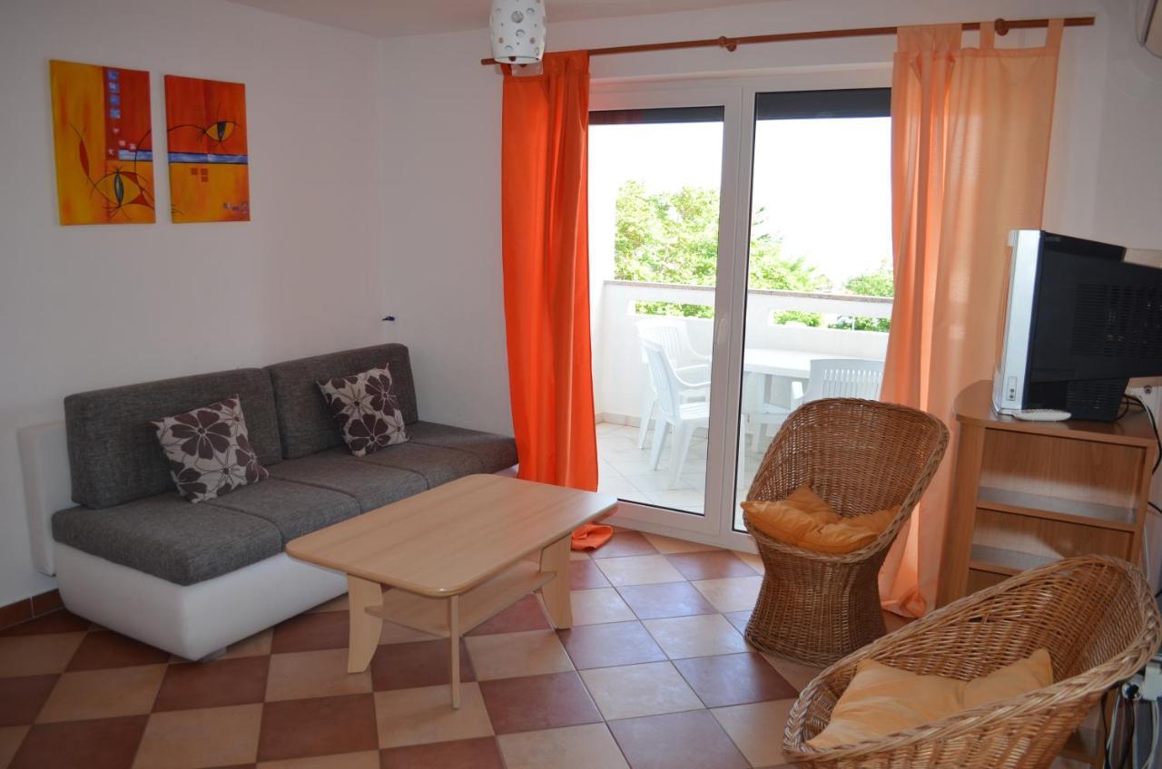 Apartments Leticia Baska  Exterior photo